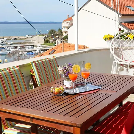Tea With Sea View * بيتريتْشاني